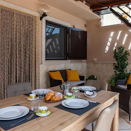 10 Min Airport & Wifi - Wonderful 5 Stars Holiday home