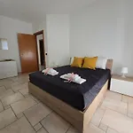 10 Min Airport & Wifi - Wonderful 5 Stars