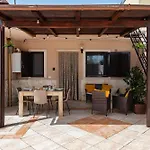 Vakantiehuis 10 Min Airport & Wifi - Wonderful 5 Stars *