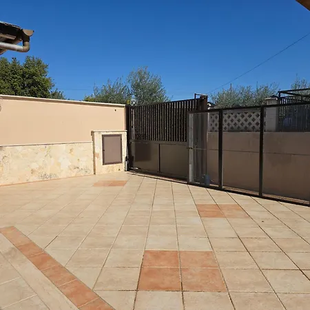 10 Min Airport & Wifi - Wonderful 5 Stars *