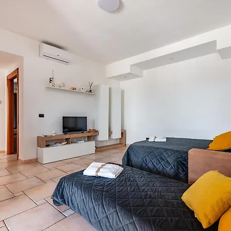 10 Min Airport & Wifi - Wonderful 5 Stars * Μπάρι