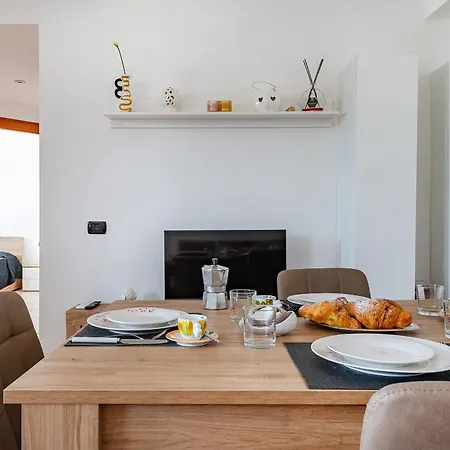 Semesterbostad 10 Min Airport & Wifi - Wonderful 5 Stars Bari
