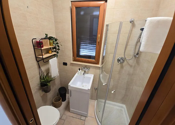 10 Min Airport & Wifi - Wonderful 5 Stars *