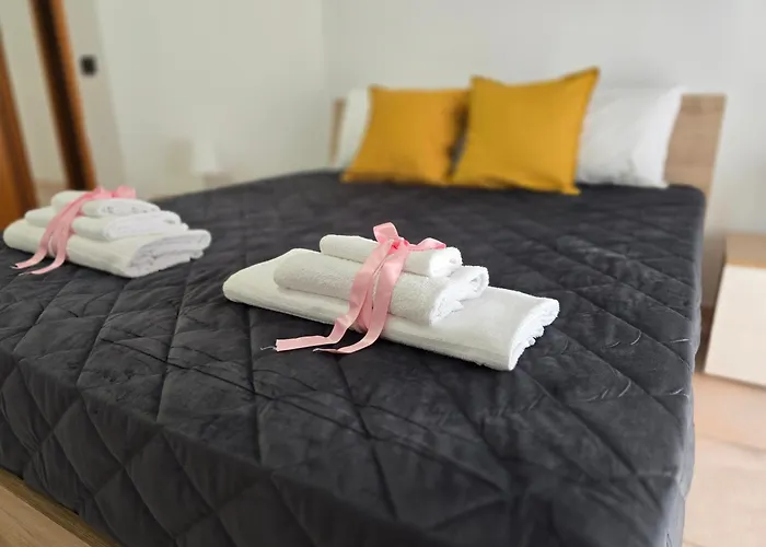 10 Min Airport & Wifi - Wonderful 5 Stars